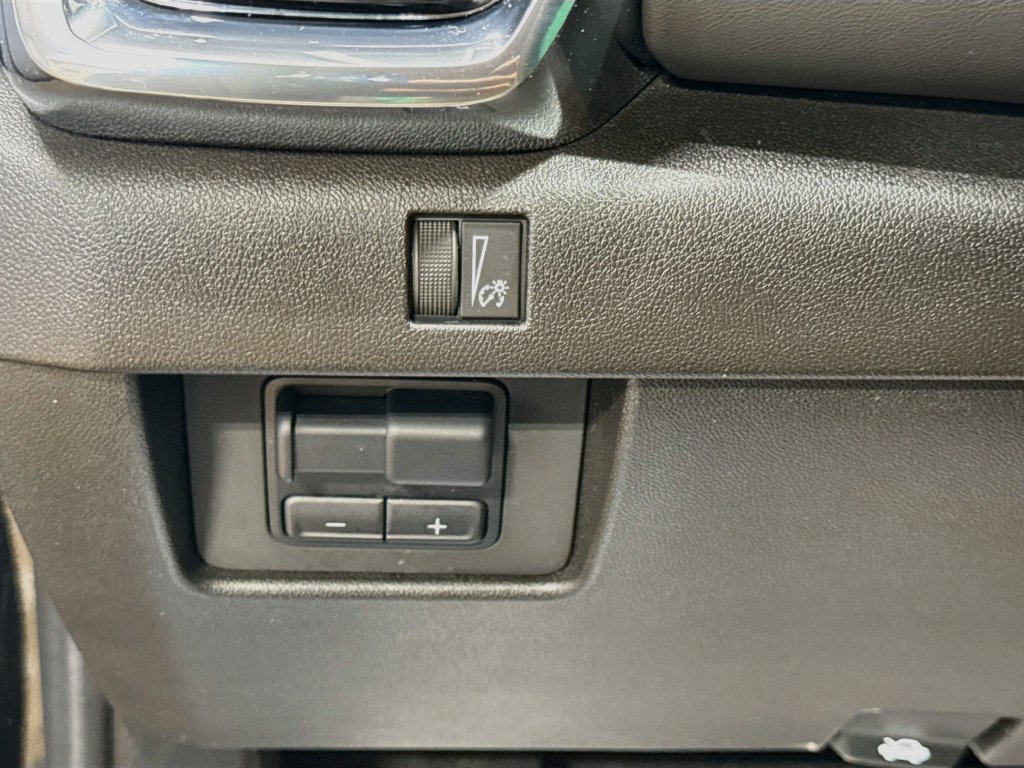 Used 2025 GMC Canyon Elevation RWD image 10