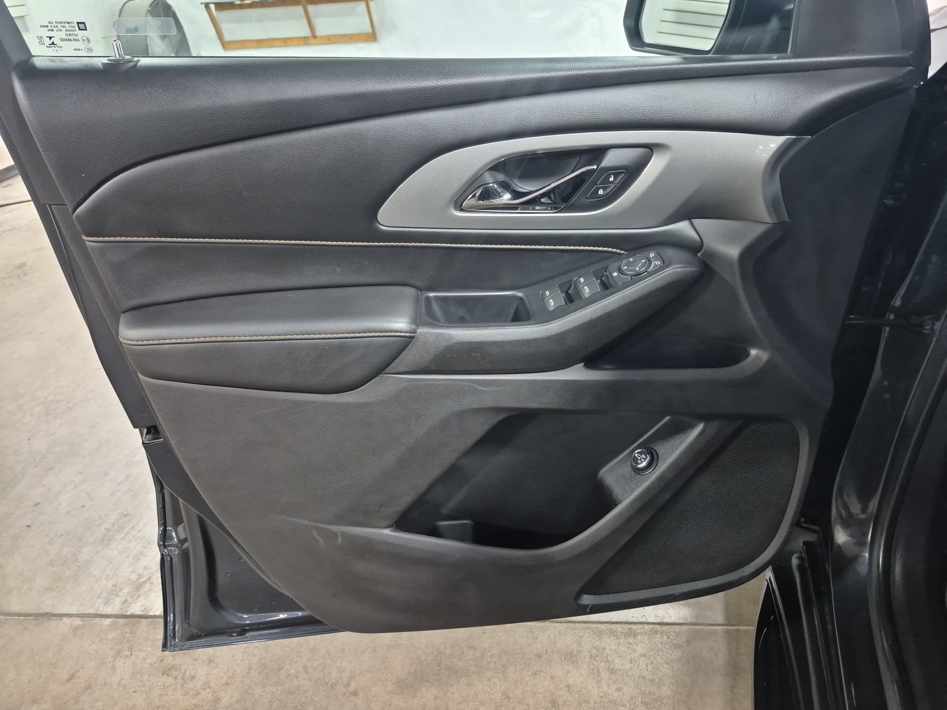 Certified 2021 Chevrolet Traverse LT FWD image 23