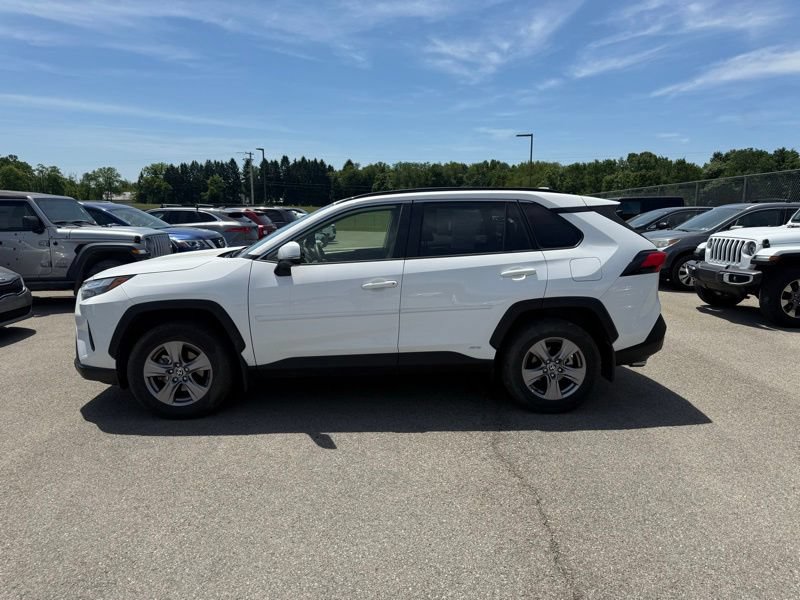 Used 2025 Toyota RAV4 XLE w/ Convenience Package AWD/4WD image 9