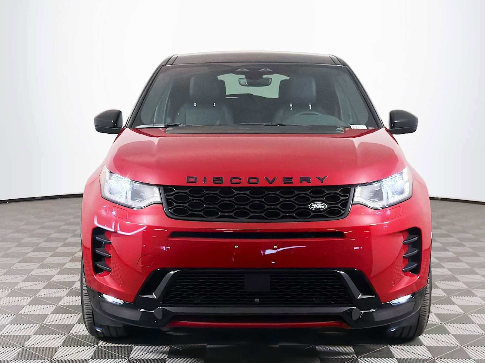 Certified 2025 Land Rover Discovery Sport Dynamic SE AWD/4WD image 2