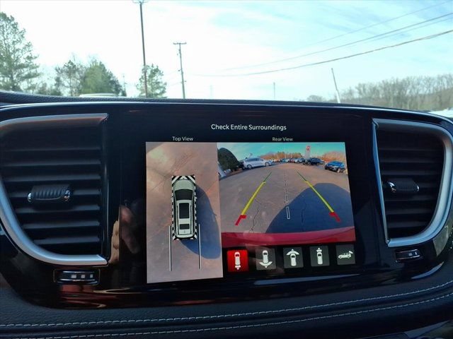 New 2026 Chrysler Pacifica Select FWD image 17