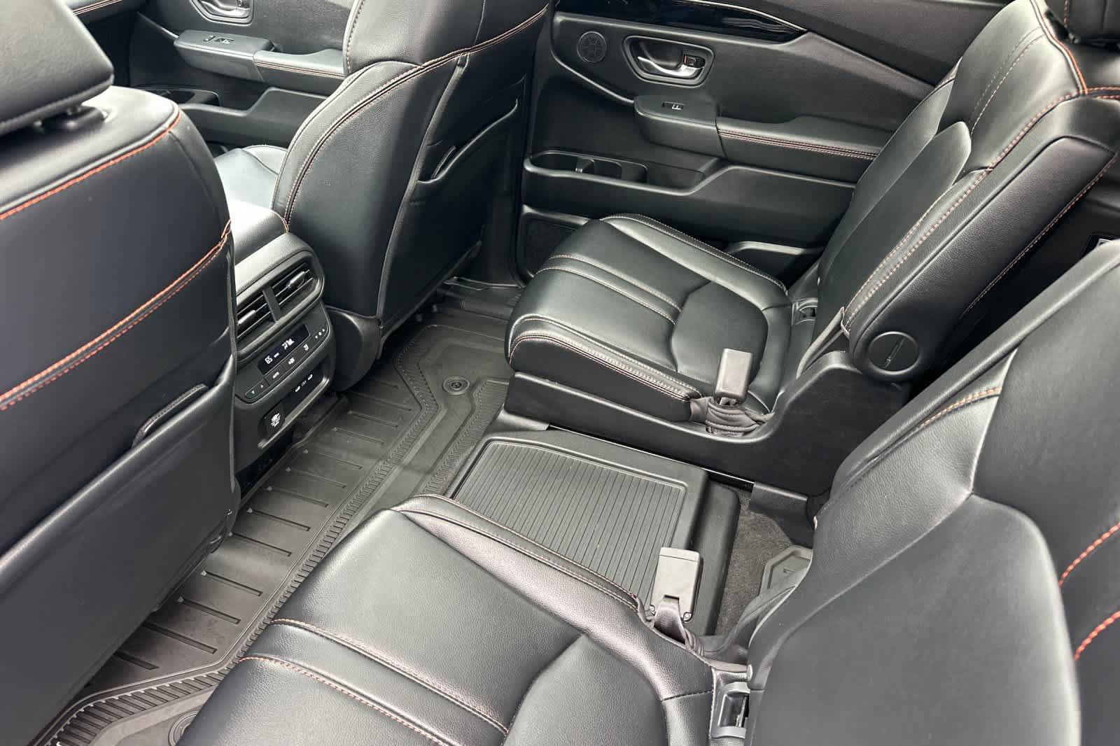 Used 2024 Honda Pilot TrailSport image 4