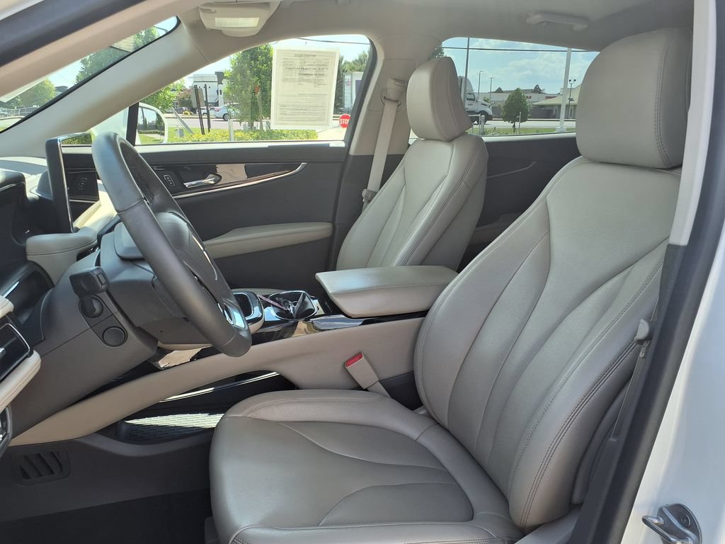 Used 2022 Lincoln Nautilus FWD w/ Premium Package image 16