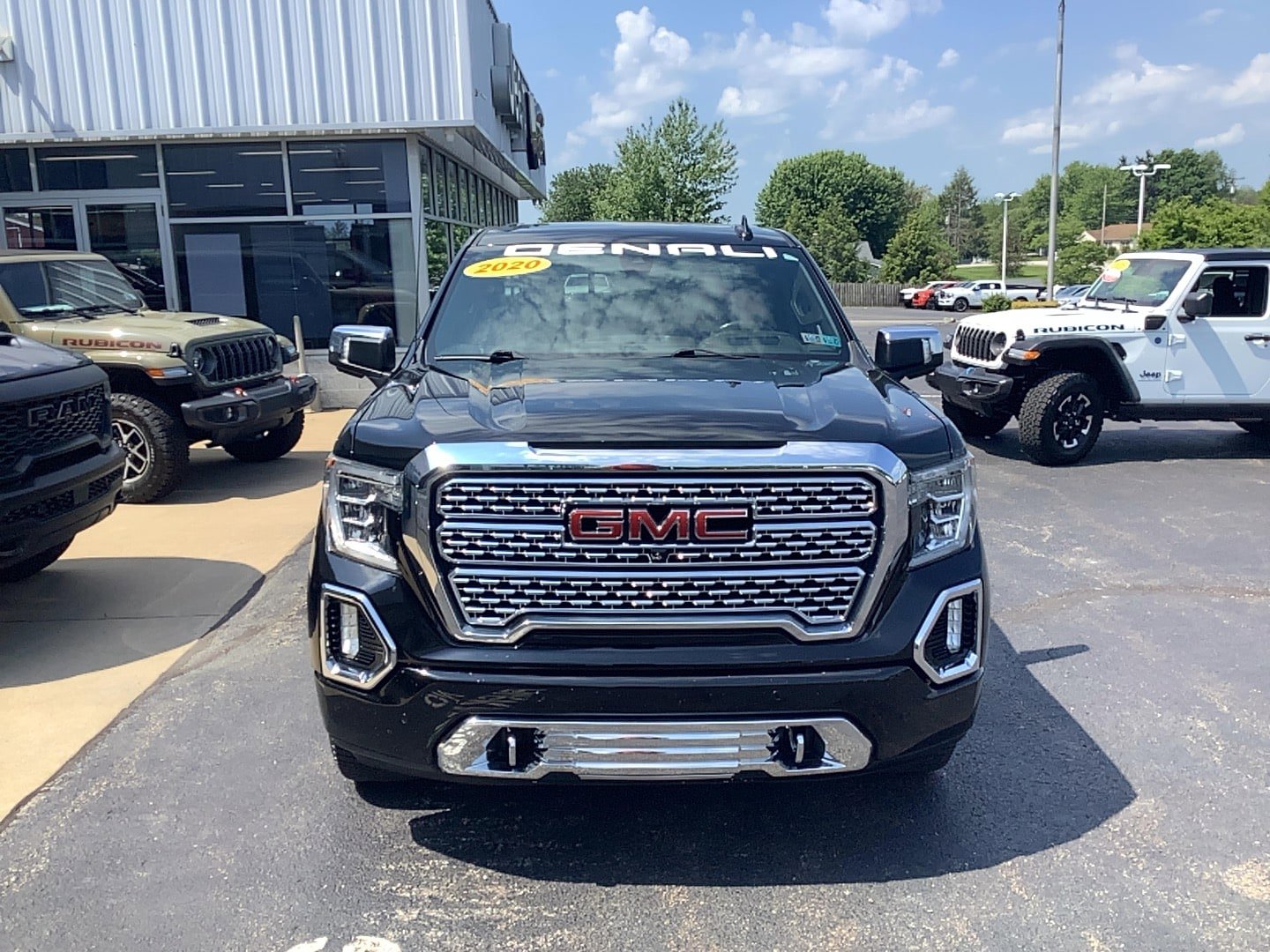 Used 2020 GMC Sierra 1500 Denali w/ Denali Ultimate Package AWD/4WD image 2