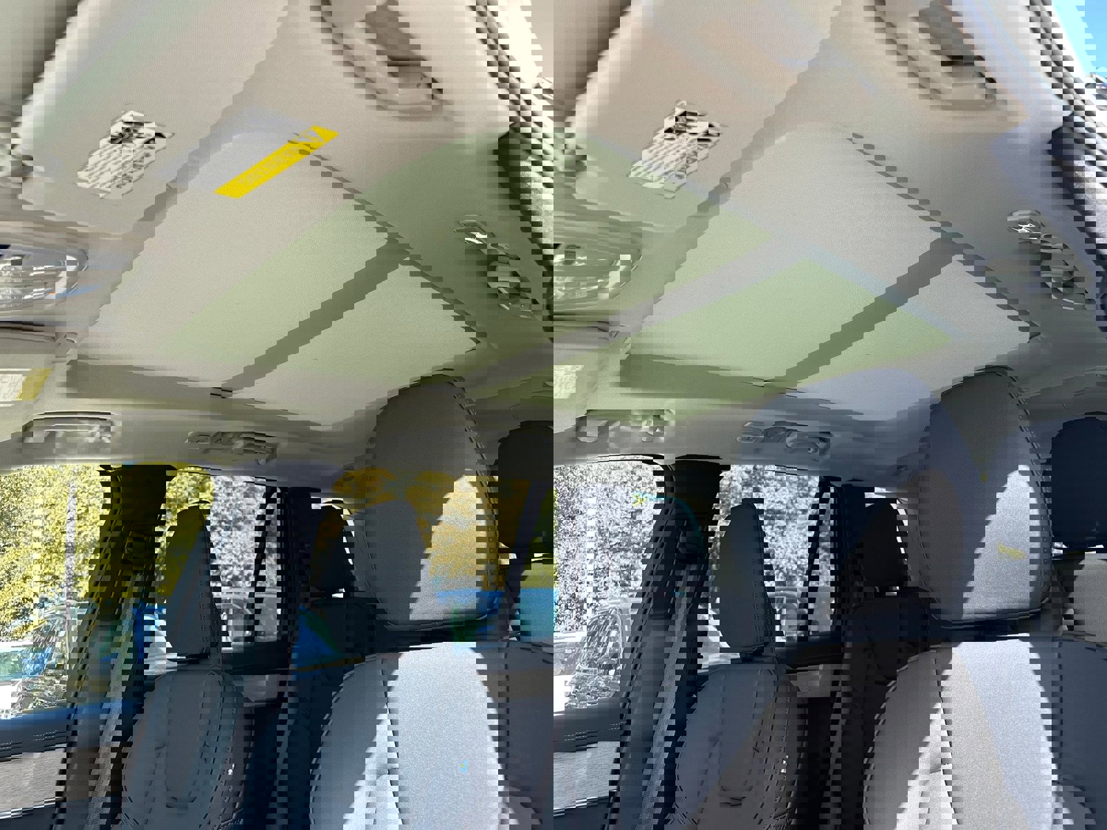 New 2025 Volvo XC90 T8 Plus w/ Protection Package Premier image 18