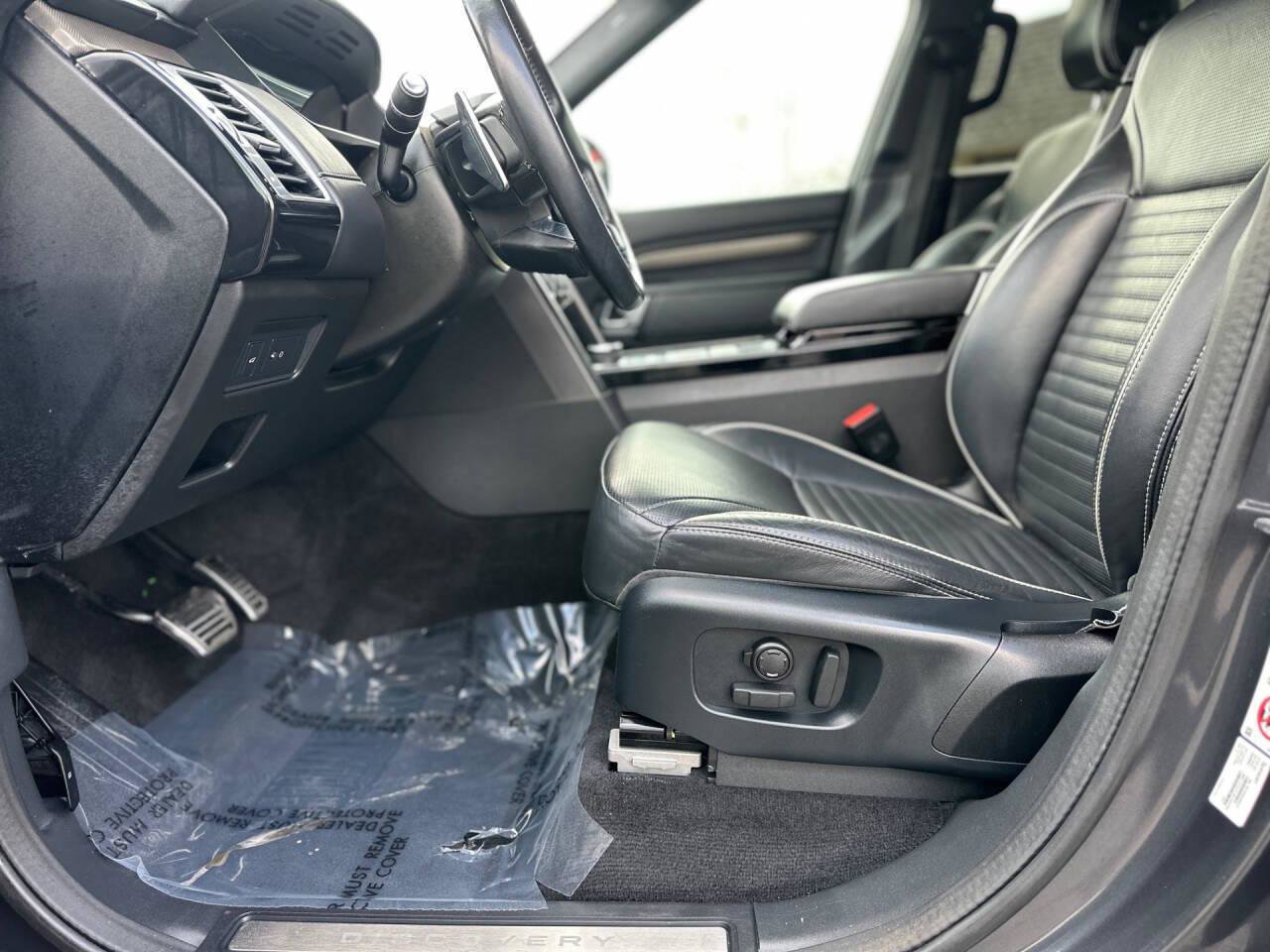 Used 2020 Land Rover Discovery HSE AWD/4WD image 19
