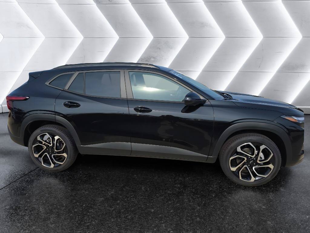 New 2026 Chevrolet Trax RS w/ Driver Confidence Package FWD image 4