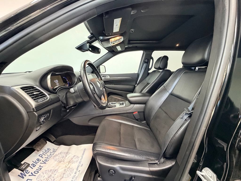 Used 2021 Jeep Grand Cherokee Altitude AWD/4WD image 3