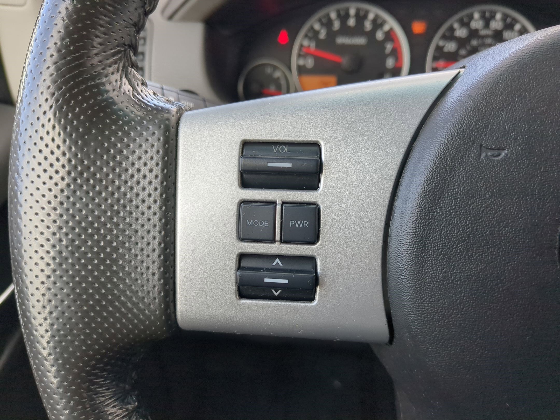 Used 2011 Nissan Pathfinder SV w/ Protection Pkg image 19