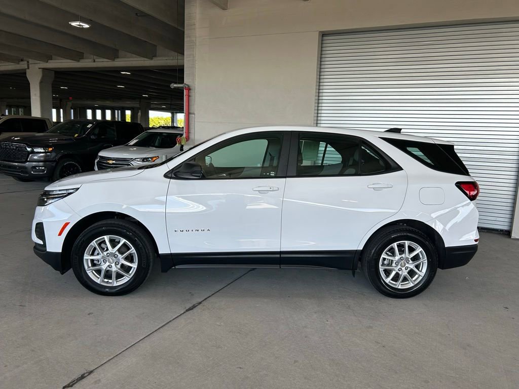 Used 2022 Chevrolet Equinox LS image 5