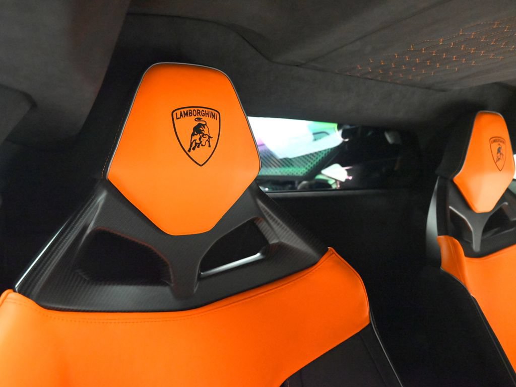Used 2026 Lamborghini Revuelto AWD/4WD image 17