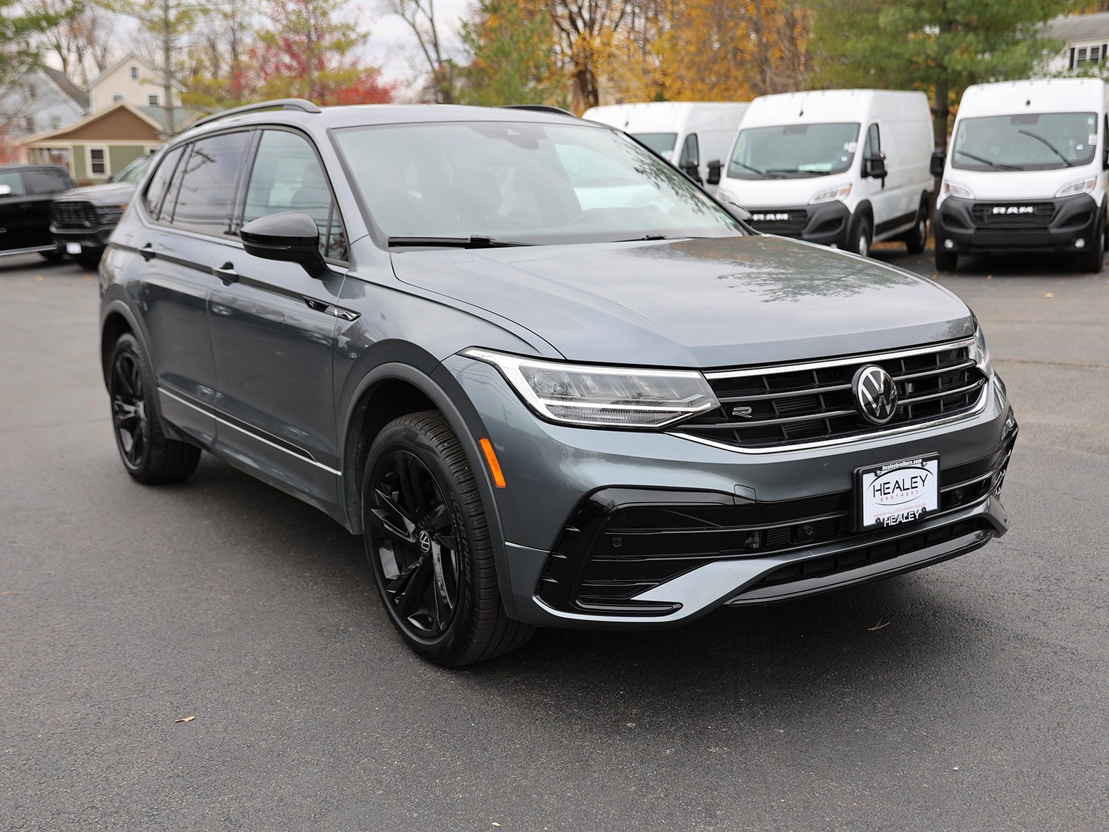 Used 2024 Volkswagen Tiguan SE R-Line