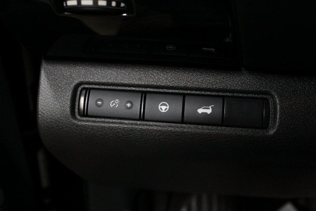 Used 2025 Nissan Pathfinder SV FWD image 22