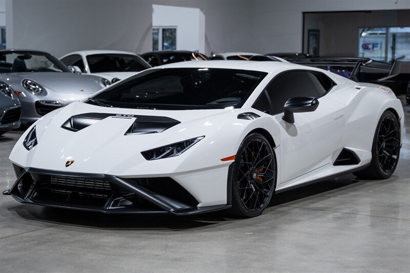 Used 2022 Lamborghini Huracan STO RWD image 10