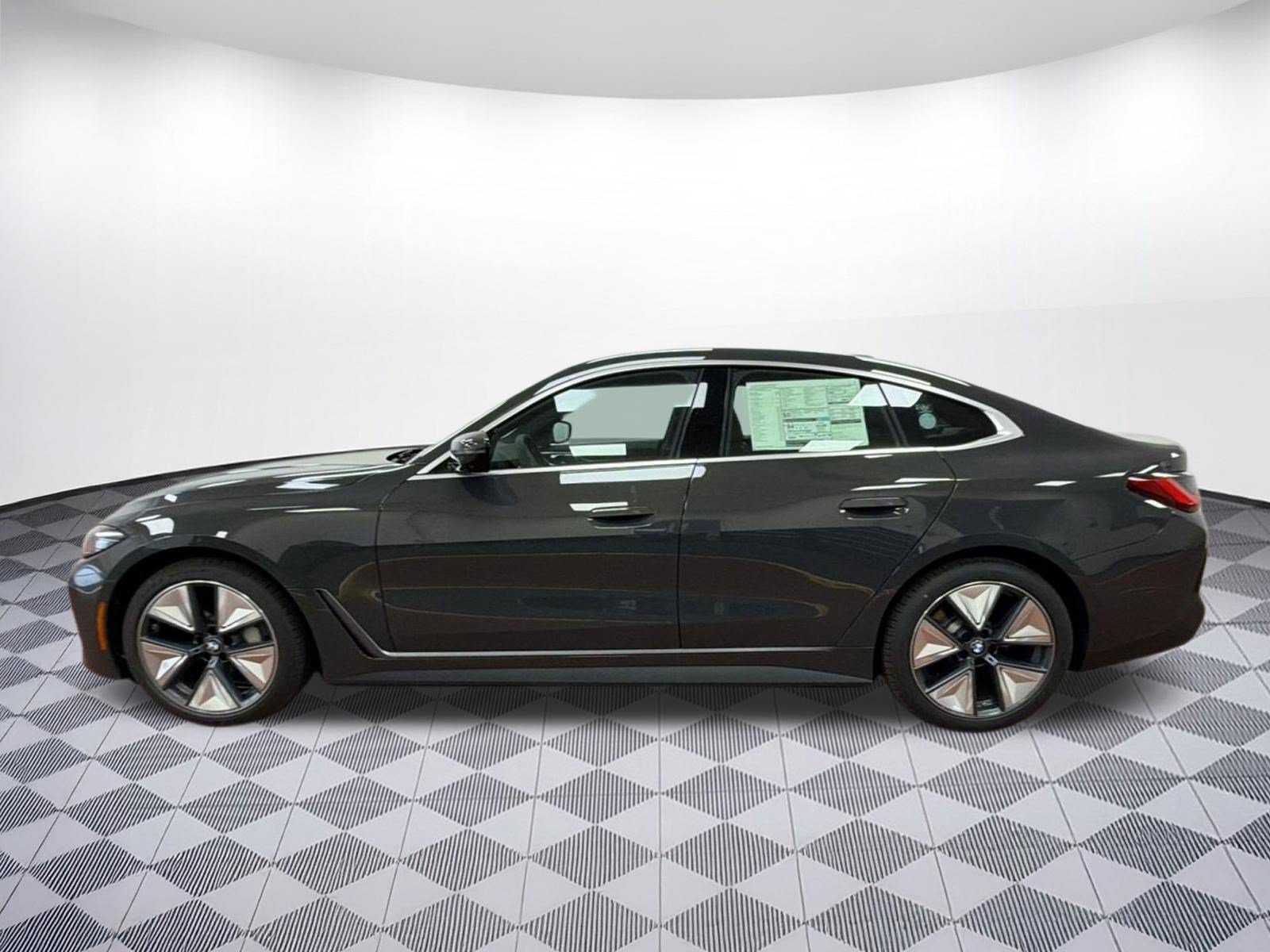 Used 2026 BMW i4 xDrive40i w/ Premium Package AWD/4WD image 2