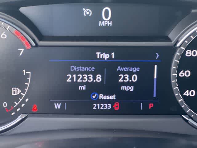 Used 2023 Cadillac XT4 Luxury w/ Cold Weather Package FWD image 19