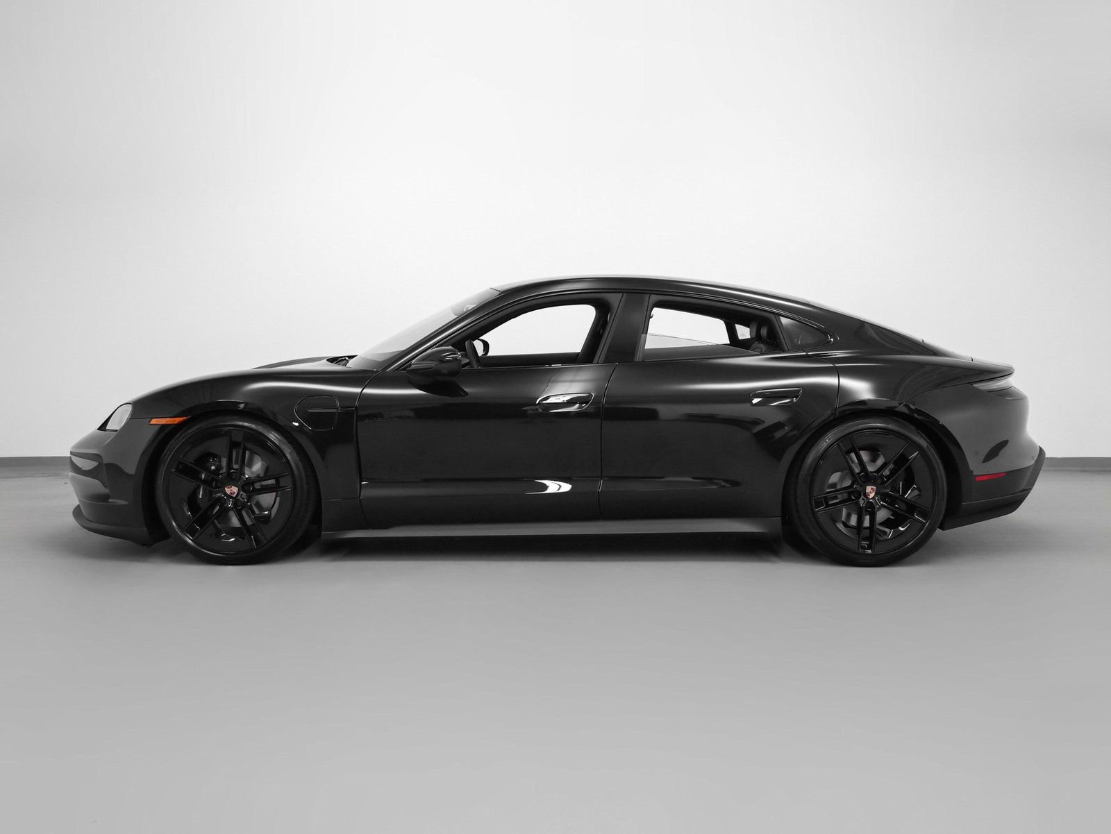 New 2026 Porsche Taycan image 2