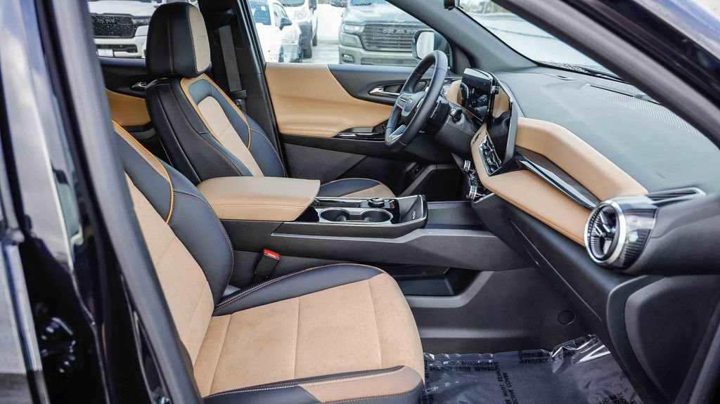 Used 2025 Chevrolet Equinox ACTIV w/ Safety and Technology Package FWD image 20