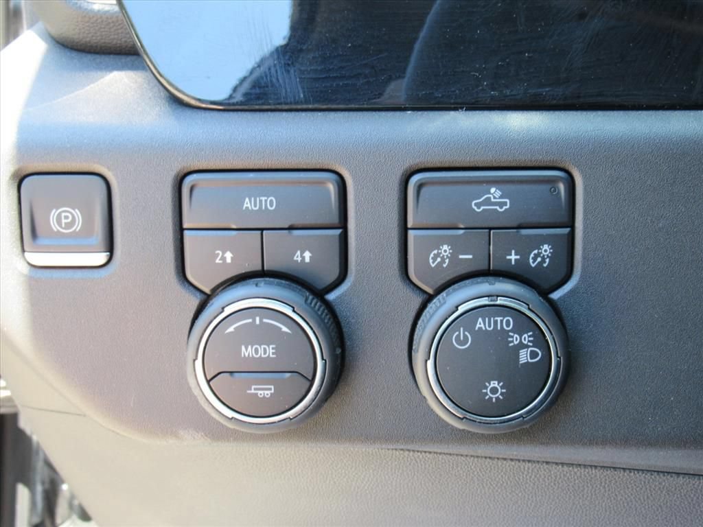 Used 2024 Chevrolet Silverado 1500 LT AWD/4WD image 20