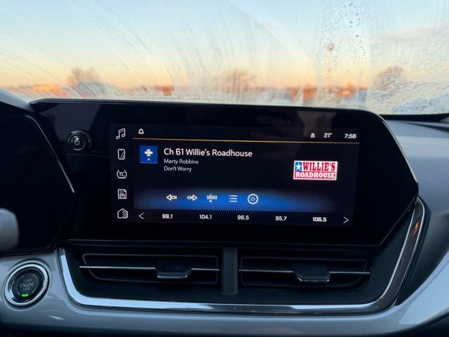 Used 2025 Chevrolet Trax LT w/ LT Convenience Package image 26