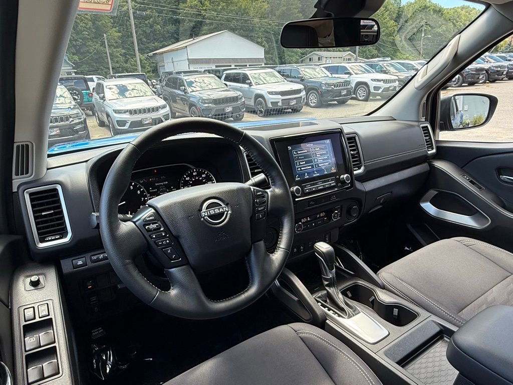 Used 2024 Nissan Frontier SV w/ Technology Package image 23