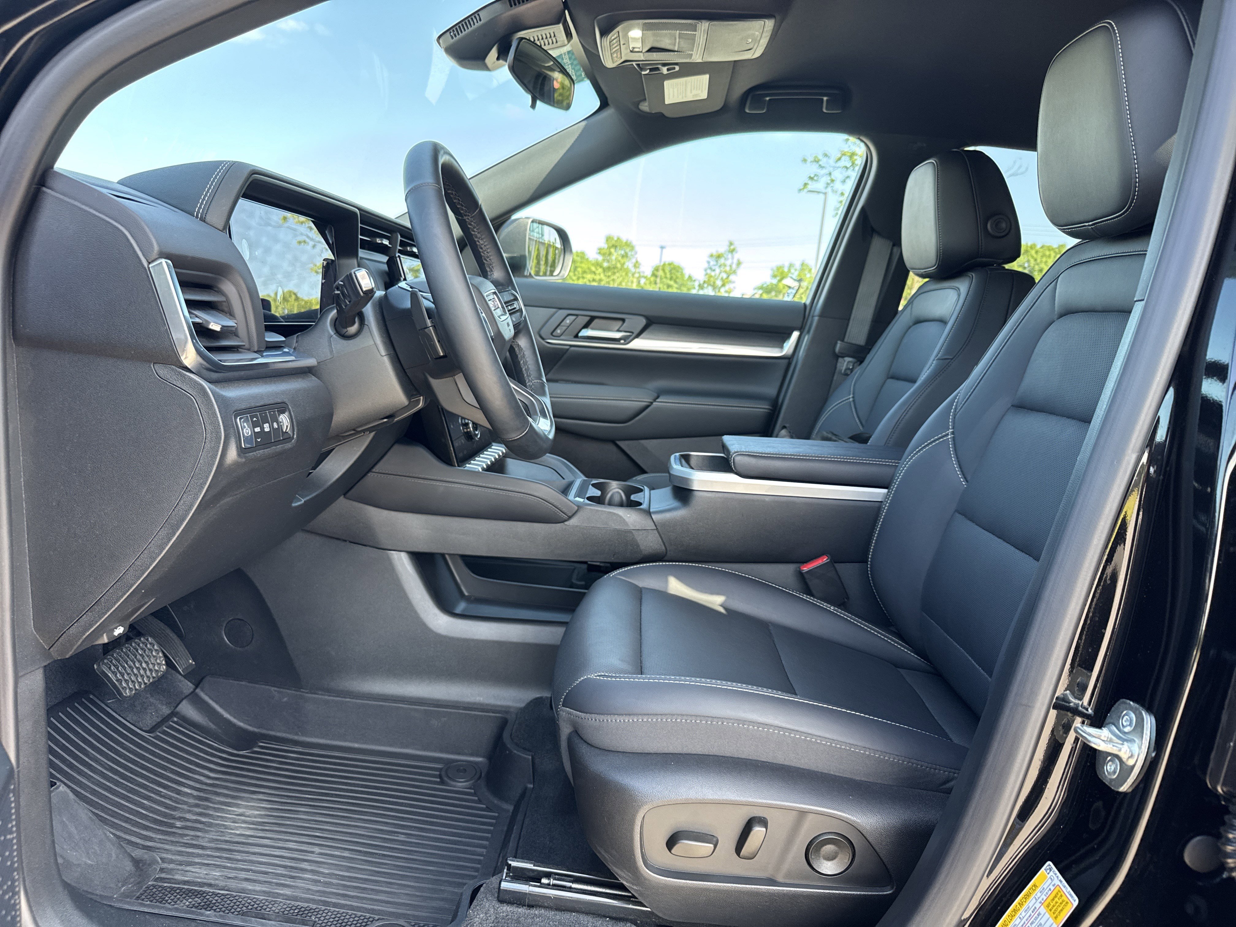 Used 2026 GMC Terrain Elevation w/ Elevation Premium Package FWD image 16