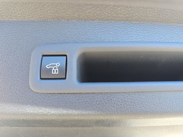 Certified 2025 Toyota Sienna XSE image 14