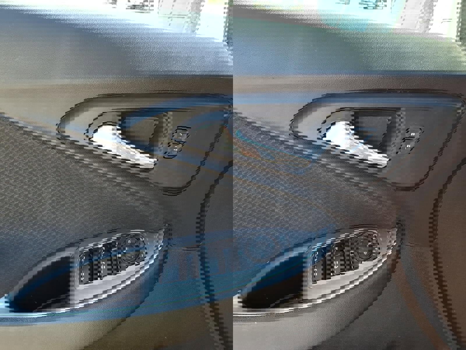 Used 2020 Chevrolet Malibu LT image 14