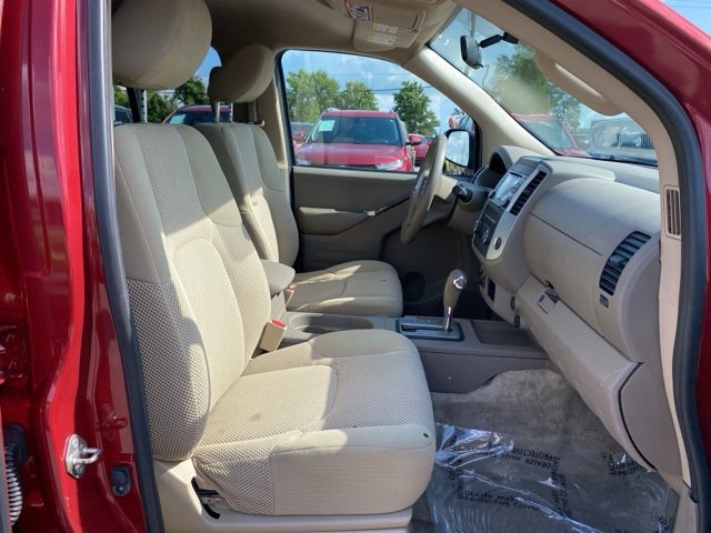 Used 2018 Nissan Frontier SV image 25