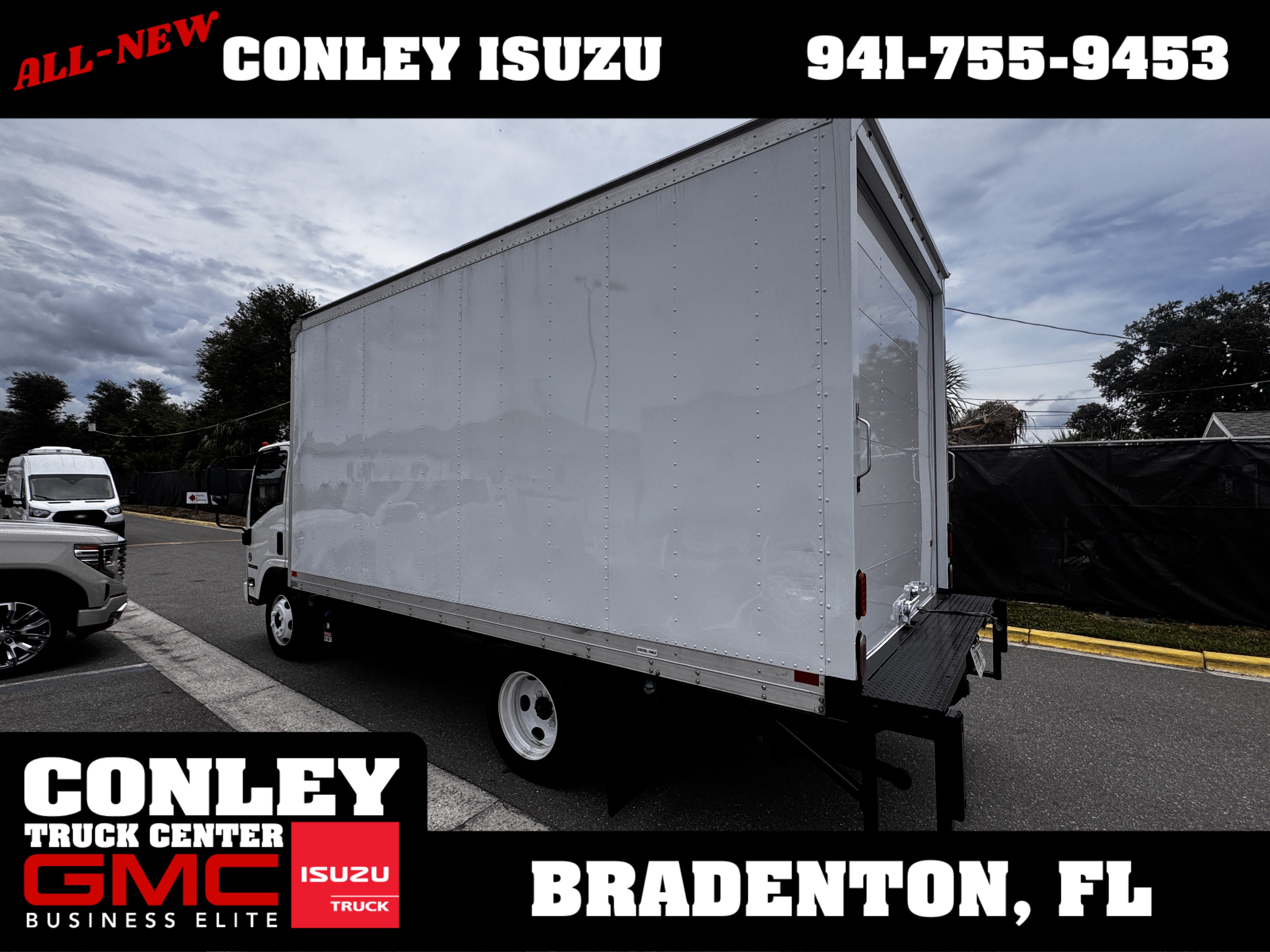 Used 2023 Isuzu NPR RWD image 7
