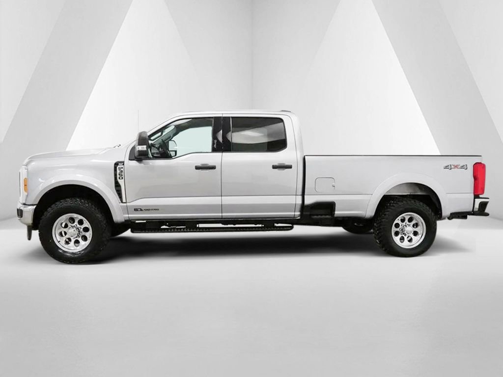 Used 2023 Ford F350 XLT image 4