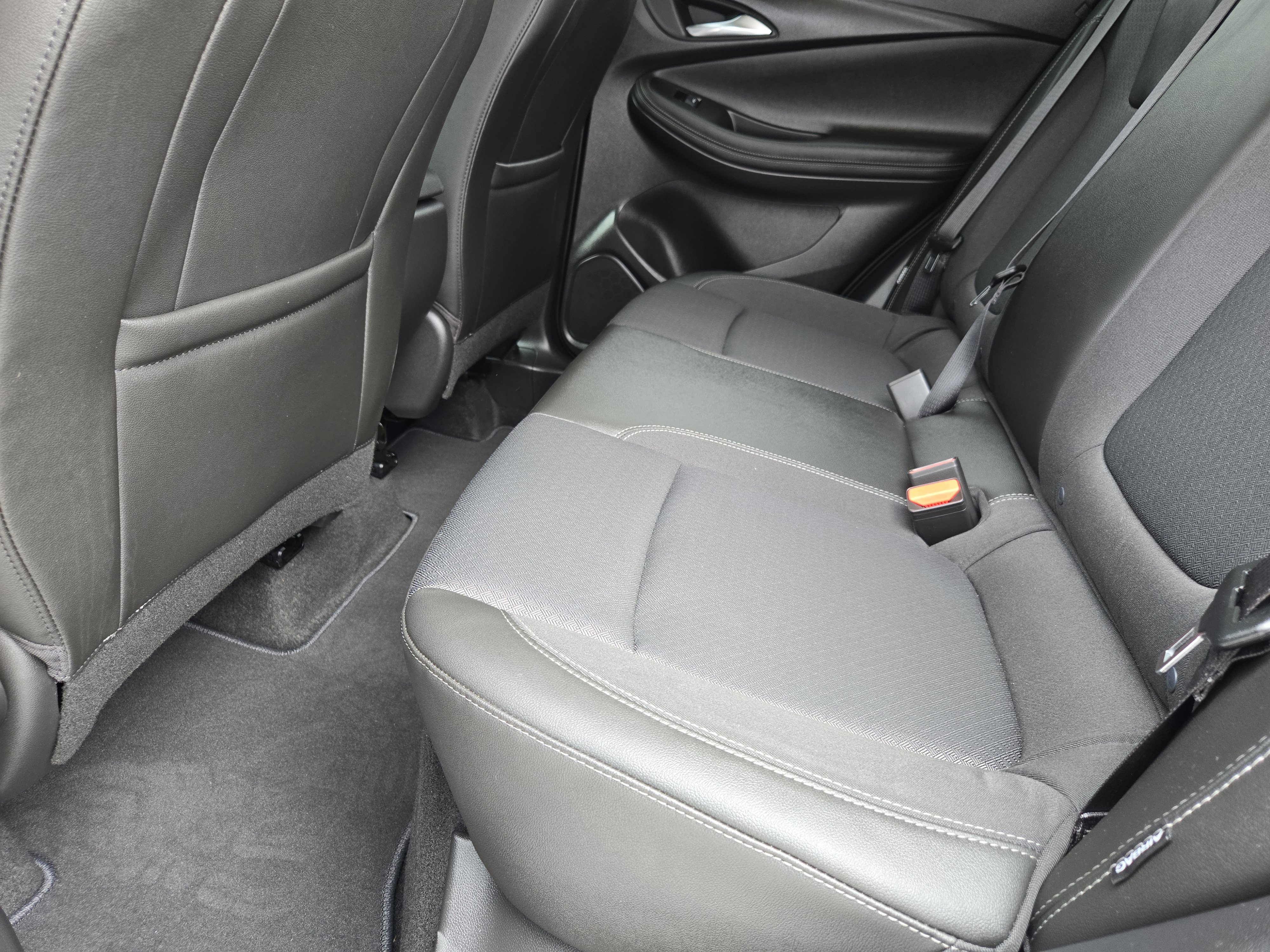 Used 2025 Buick Encore GX Preferred image 31