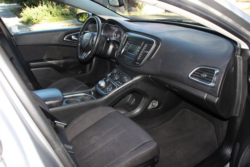 Used 2015 Chrysler 200 Limited w/ Convenience Group FWD image 14