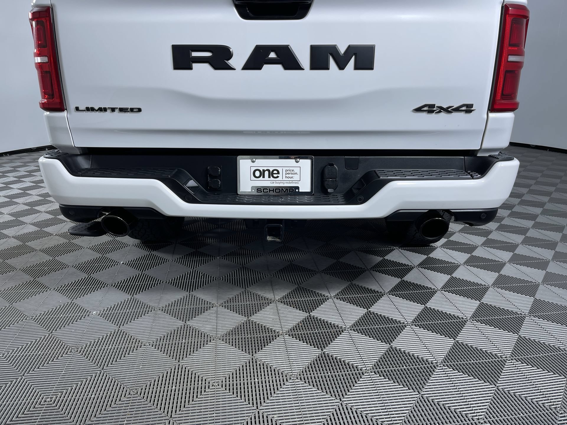 Used 2025 RAM 1500 Limited AWD/4WD image 25