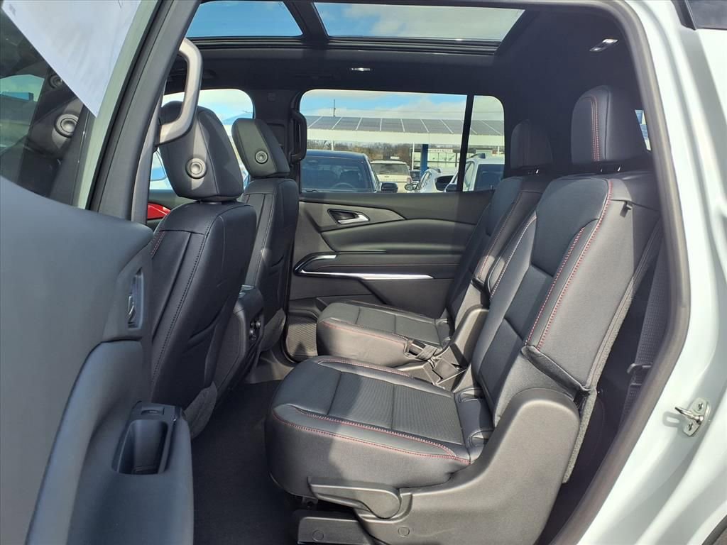 New 2026 Chevrolet Traverse Z71 w/ Driver Confidence Package image 8