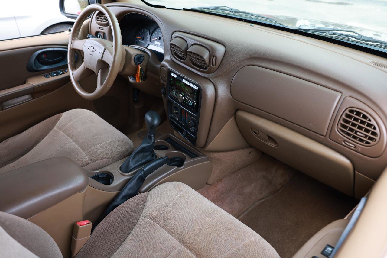 Used 2003 Chevrolet TrailBlazer LT image 16
