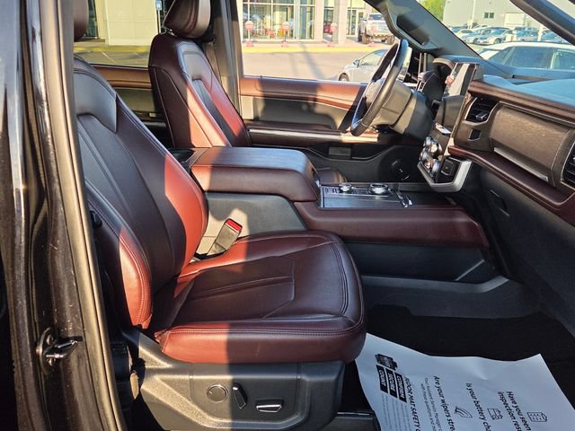 Used 2024 Ford Expedition Limited AWD/4WD image 16