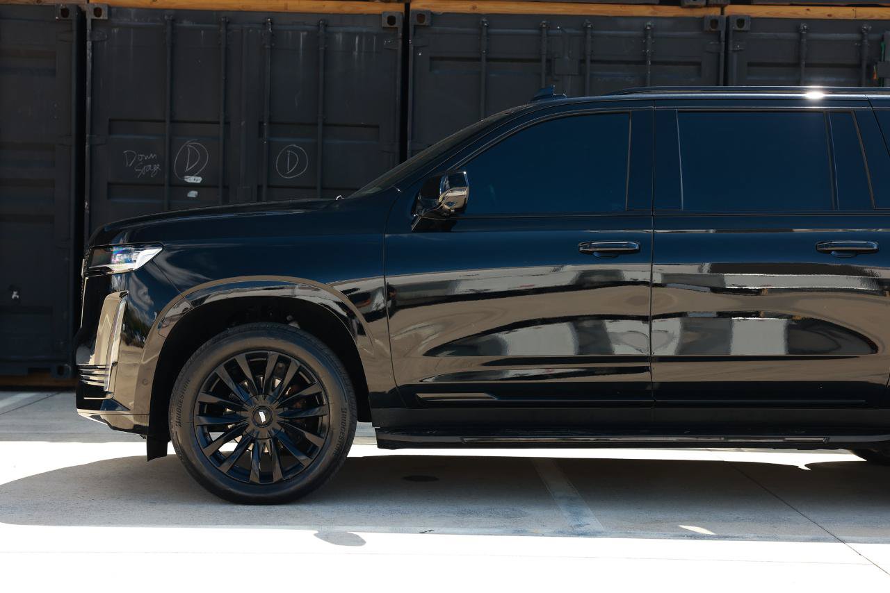 Used 2024 Cadillac Escalade ESV Premium Luxury AWD/4WD image 20