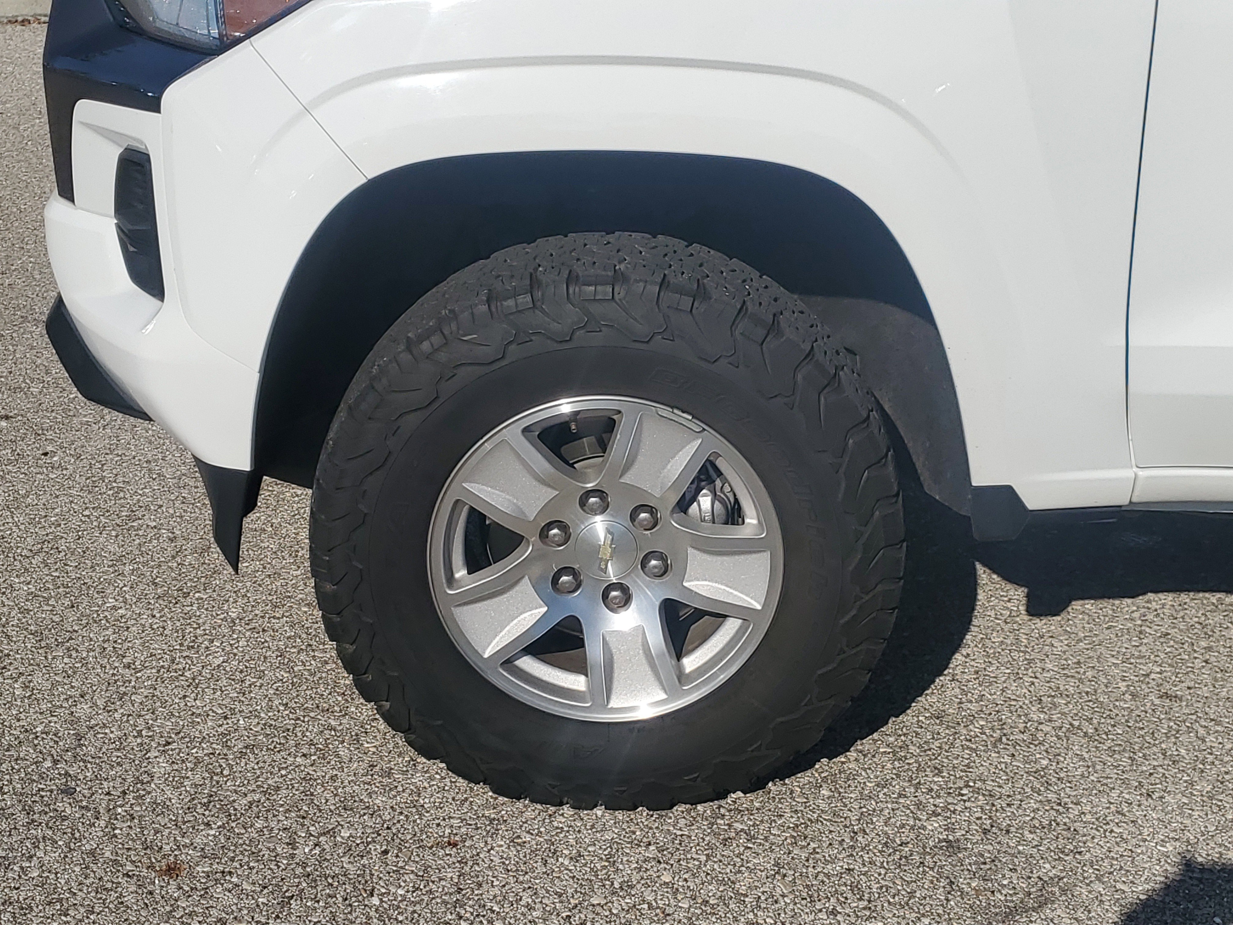 Used 2023 Chevrolet Colorado LT w/ LT Convenience Package II image 9