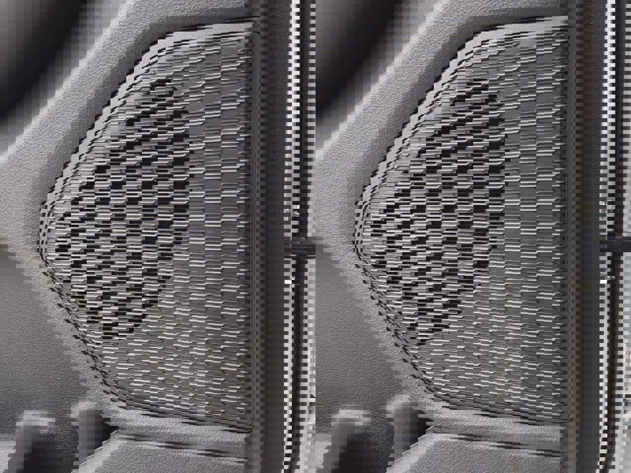 Used 2023 Jeep Grand Cherokee Limited RWD image 30