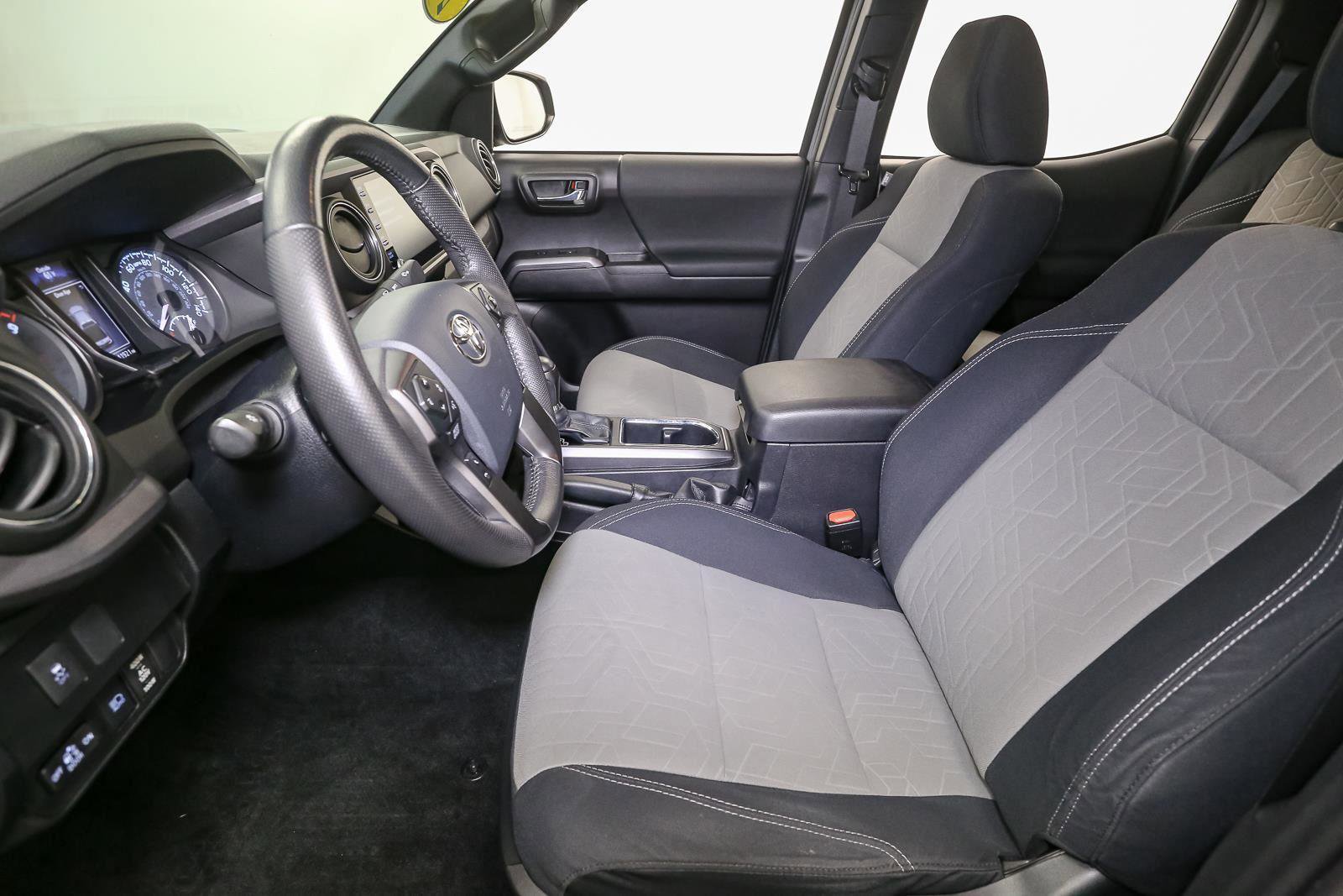 Used 2020 Toyota Tacoma TRD Sport image 42