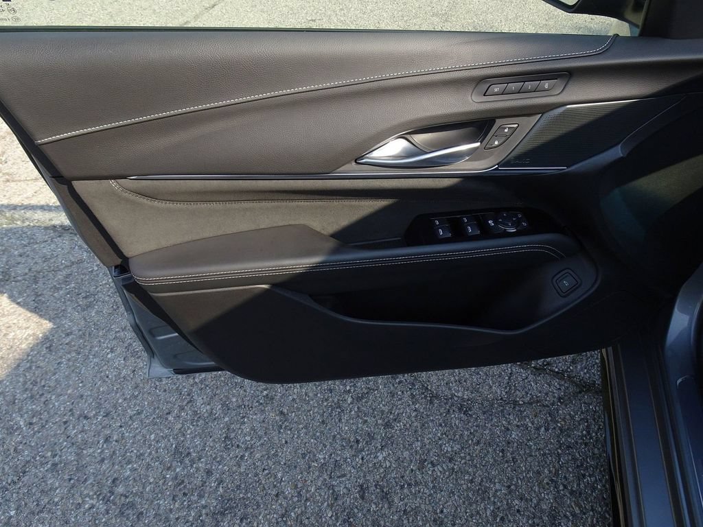 Certified 2023 Cadillac CT4 V Blackwing w/ Technology Package RWD image 8