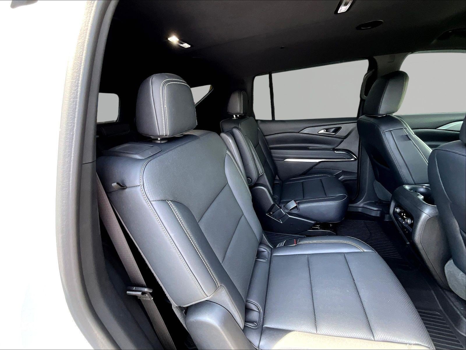 Used 2026 Chevrolet Traverse LT w/ LPO, Floor Liner Package FWD image 25