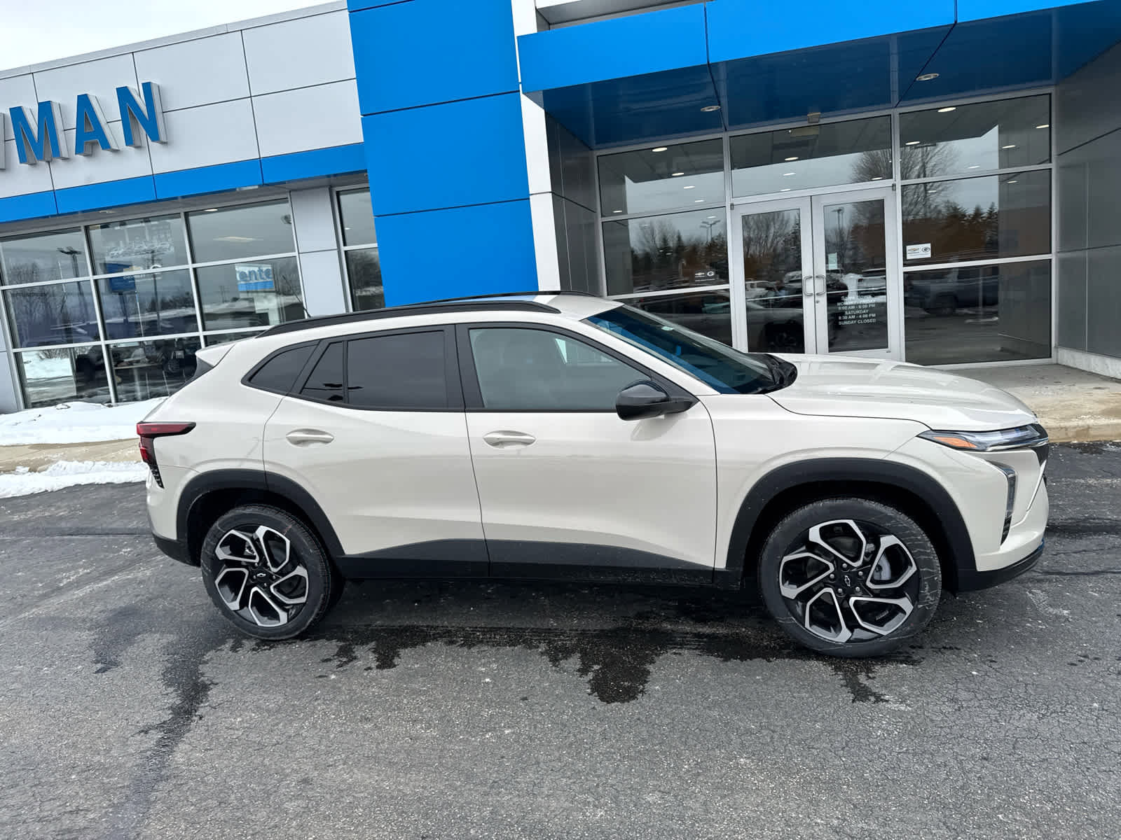 New 2026 Chevrolet Trax RS FWD image 2