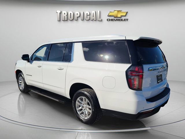 Used 2023 Chevrolet Suburban LT image 3