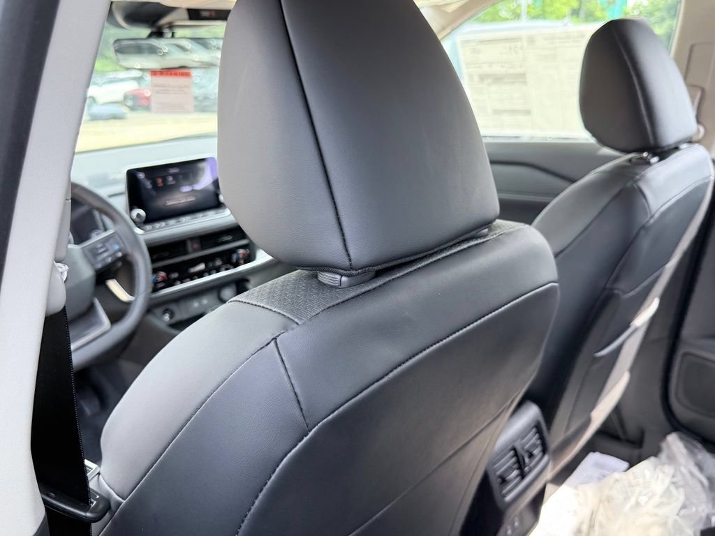 New 2026 Nissan Rogue Dark Armor AWD/4WD image 21