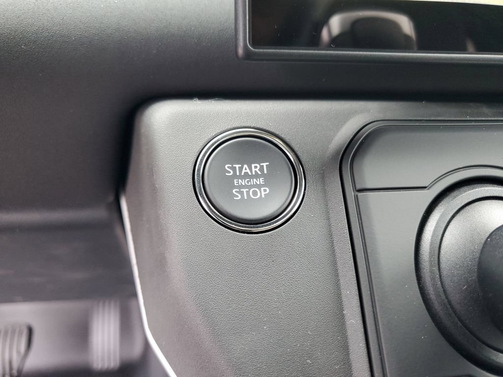 Used 2026 Land Rover Defender 130 X-Dynamic SE AWD/4WD image 21