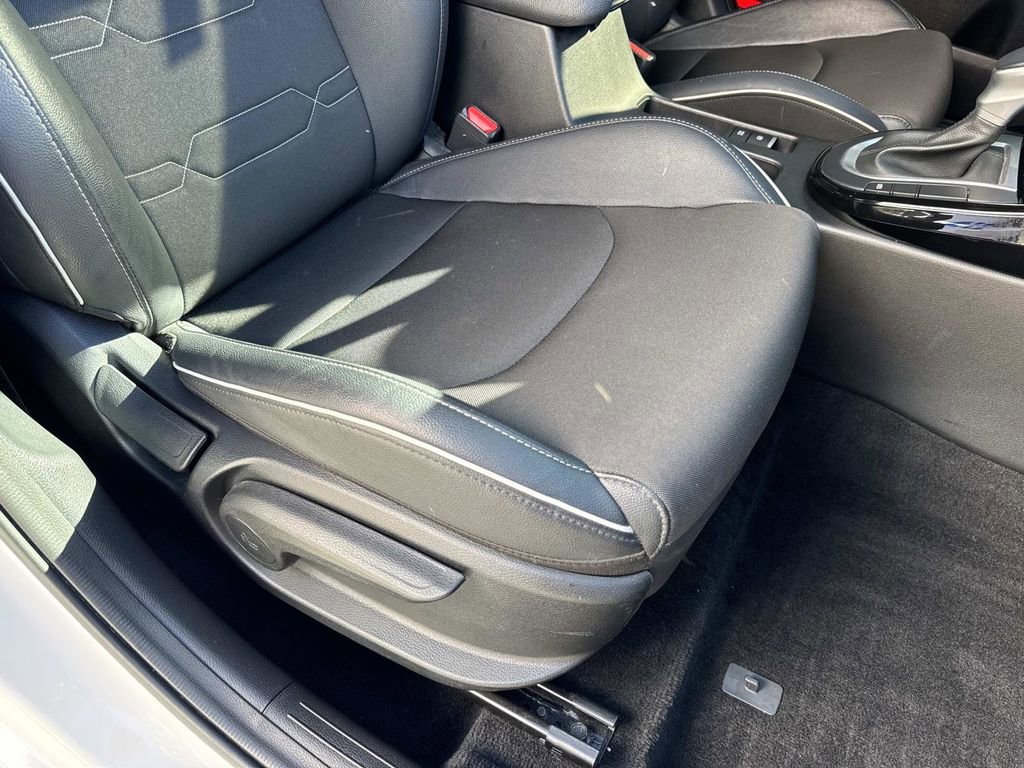 Used 2024 Kia Forte GT-Line w/ GT-Line Premium Package image 24