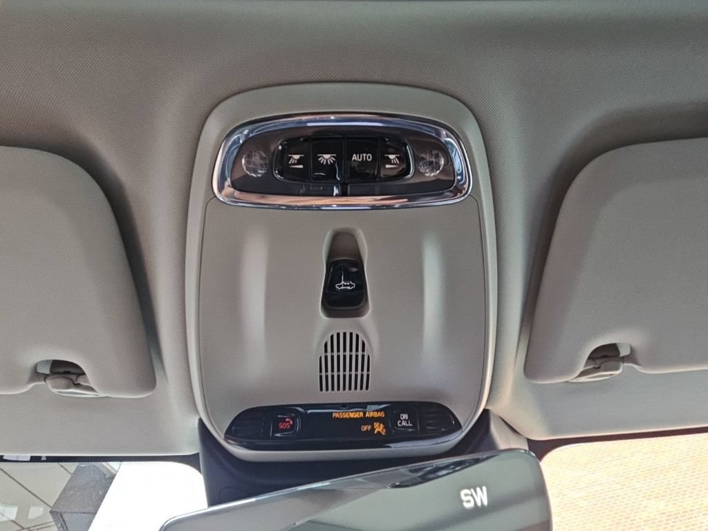 Used 2021 Volvo S60 T5 Momentum w/ Premium Package FWD image 19