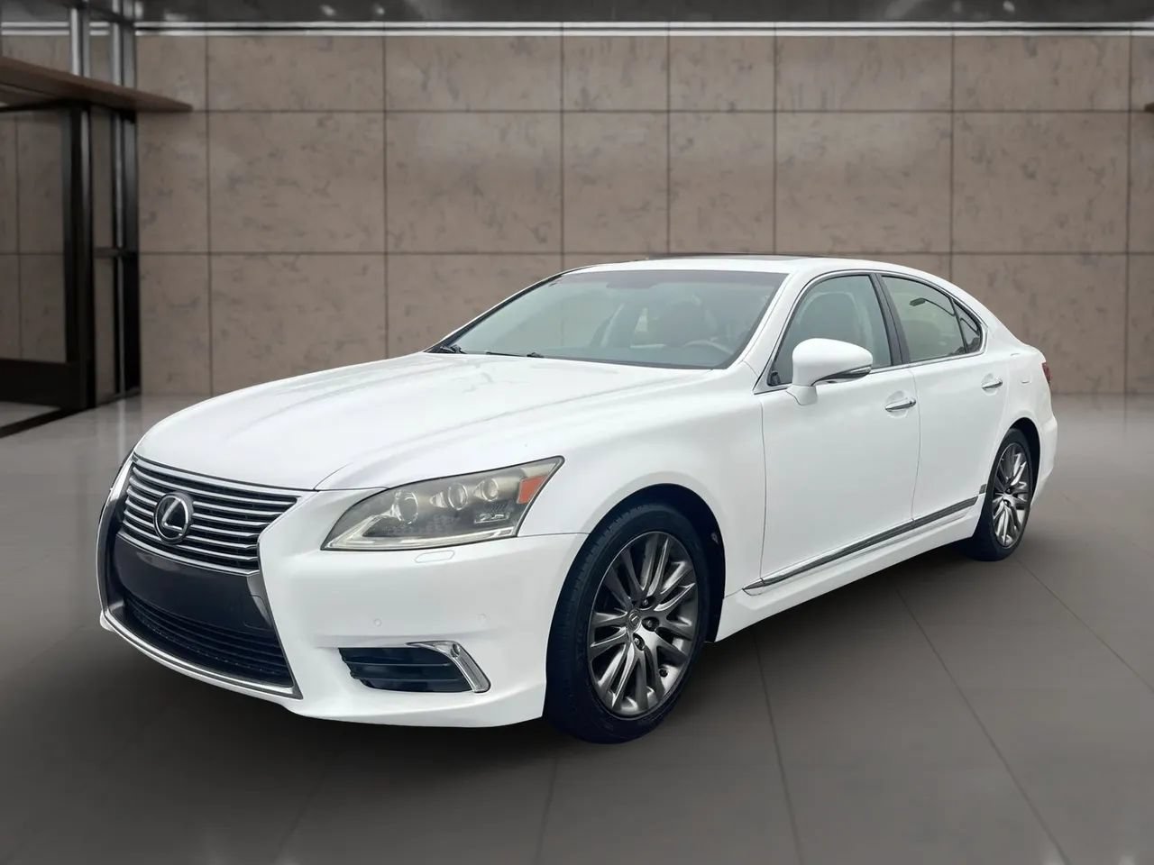 Used 2013 Lexus LS 460 w/ Comfort Pkg RWD image 9